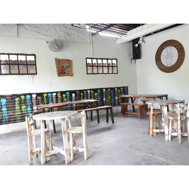 interior cafe lumer jogja