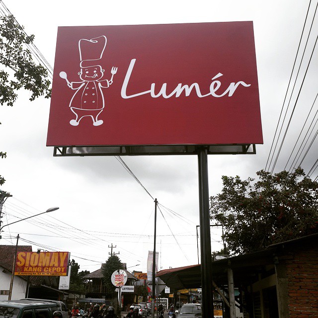 lumer-cafe-jogja