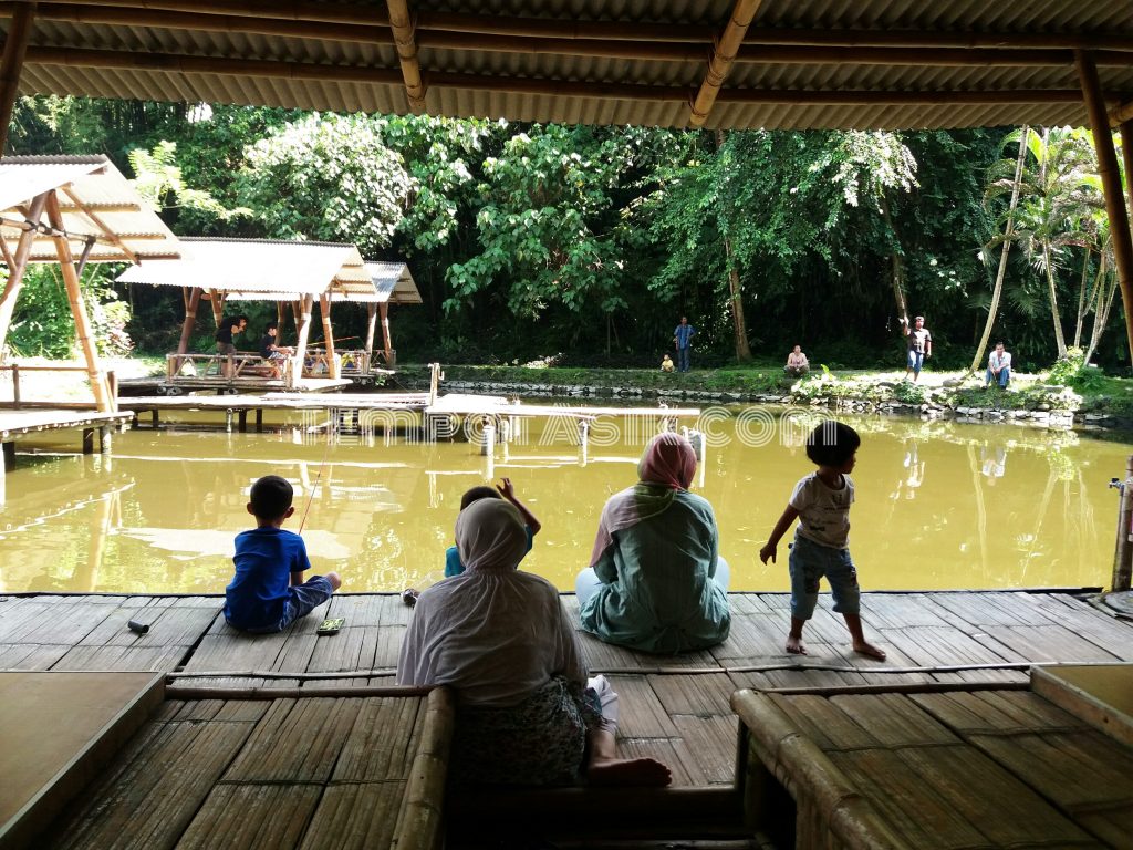 pemancingan keluarga