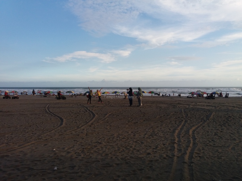 keindahan pantai parangtritis