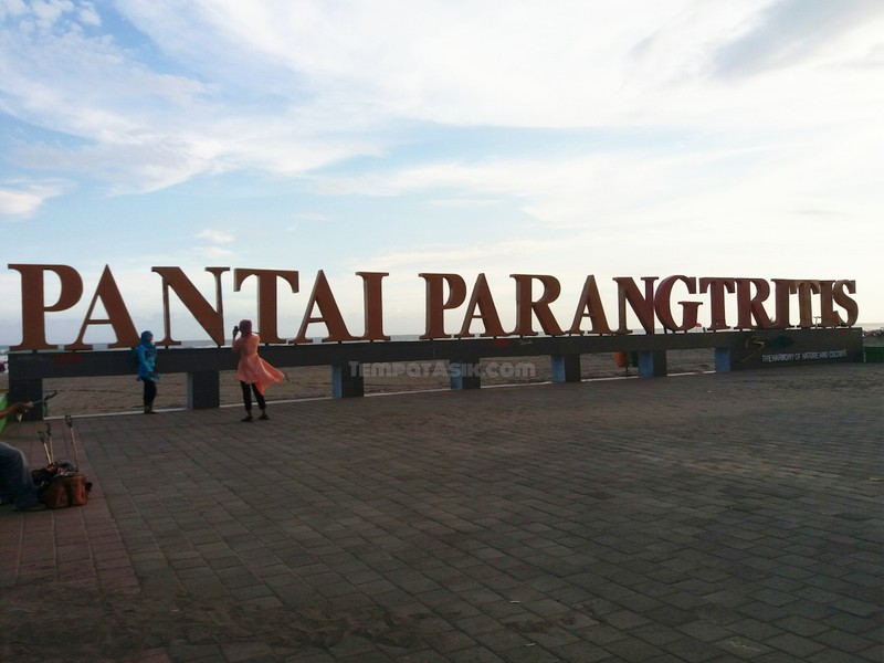 pantai parangtritis jogja