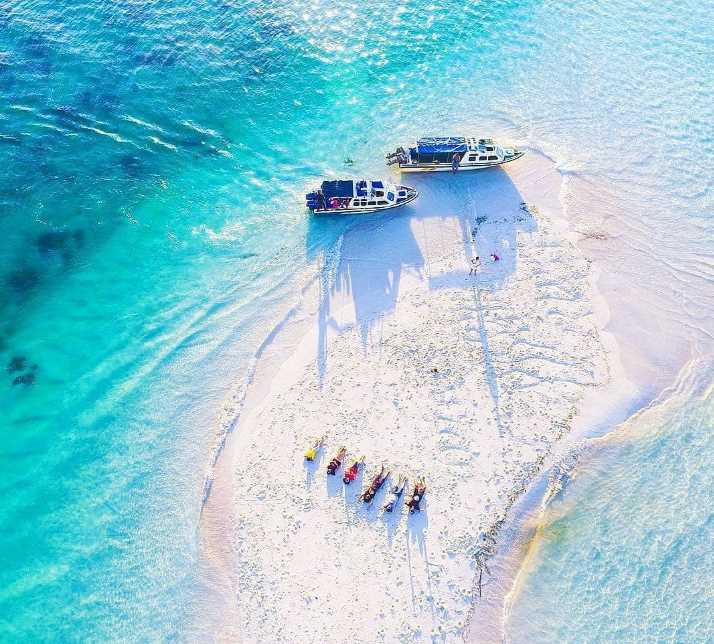 pantai kepulauan derawan