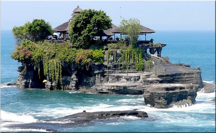 tanahlot_temple