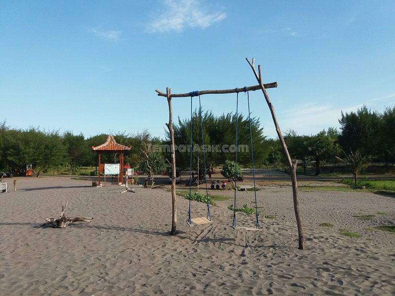 Spot ayunan di gumuk pasir parangkusumo - Tempat Asik